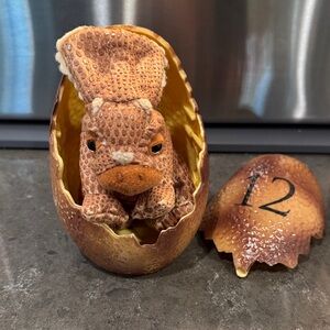 Dinosaur Egg with Baby Dinosaur Figurine